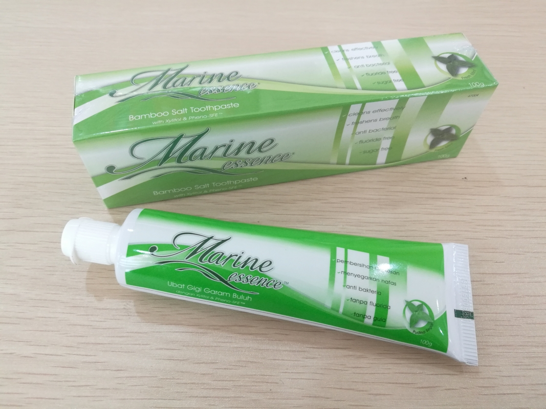 OEM Vệ sinh răng miệng Kem đánh răng muối tre Natri Fluoride Thời hạn sử dụng 3 năm